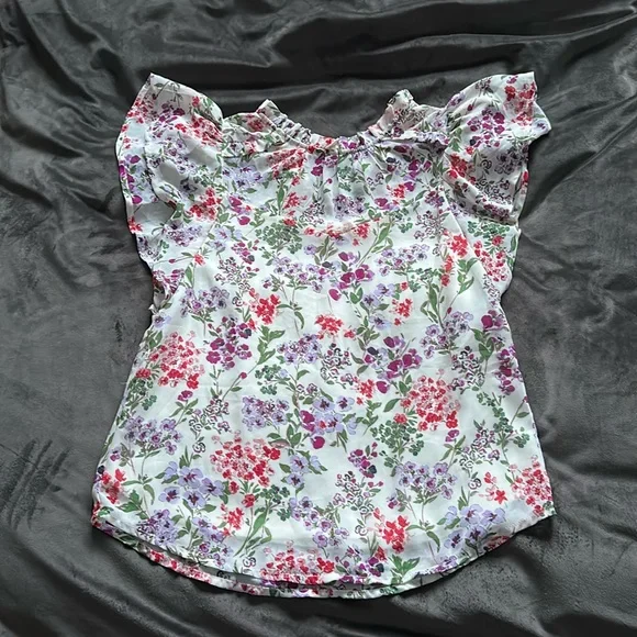 Floral Top - Picture 3 of 10